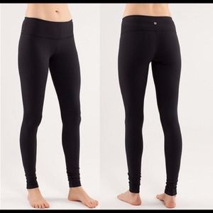Lululemon black wunder under leggings